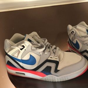 Men’s Nikes size 14